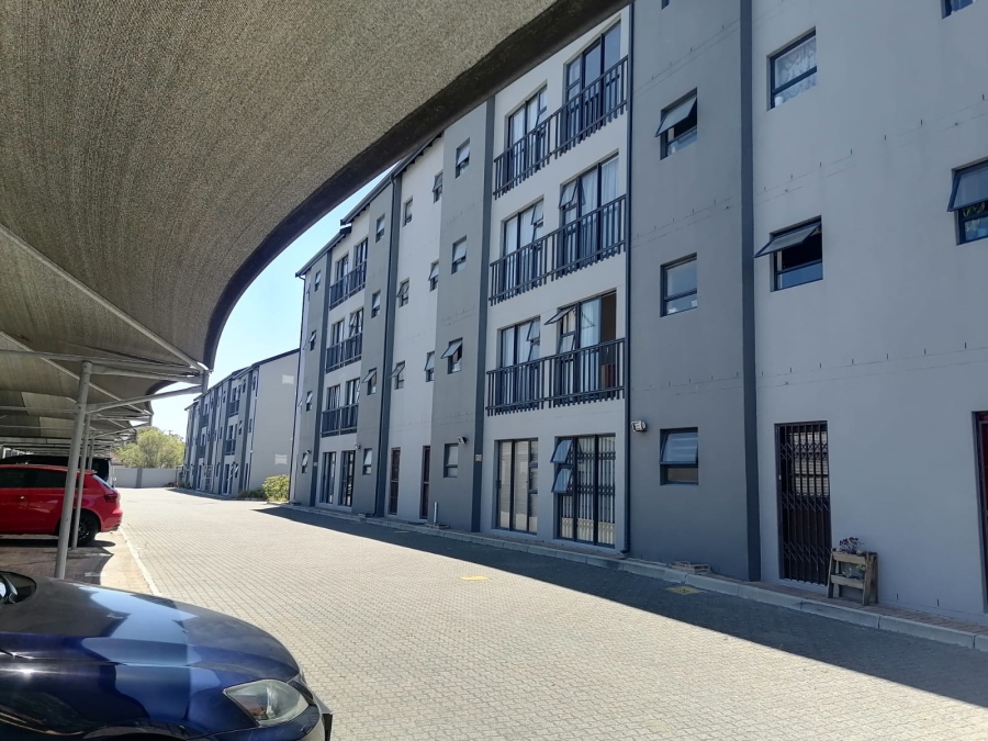 To Let 1 Bedroom Property for Rent in Lansdowne Western Cape